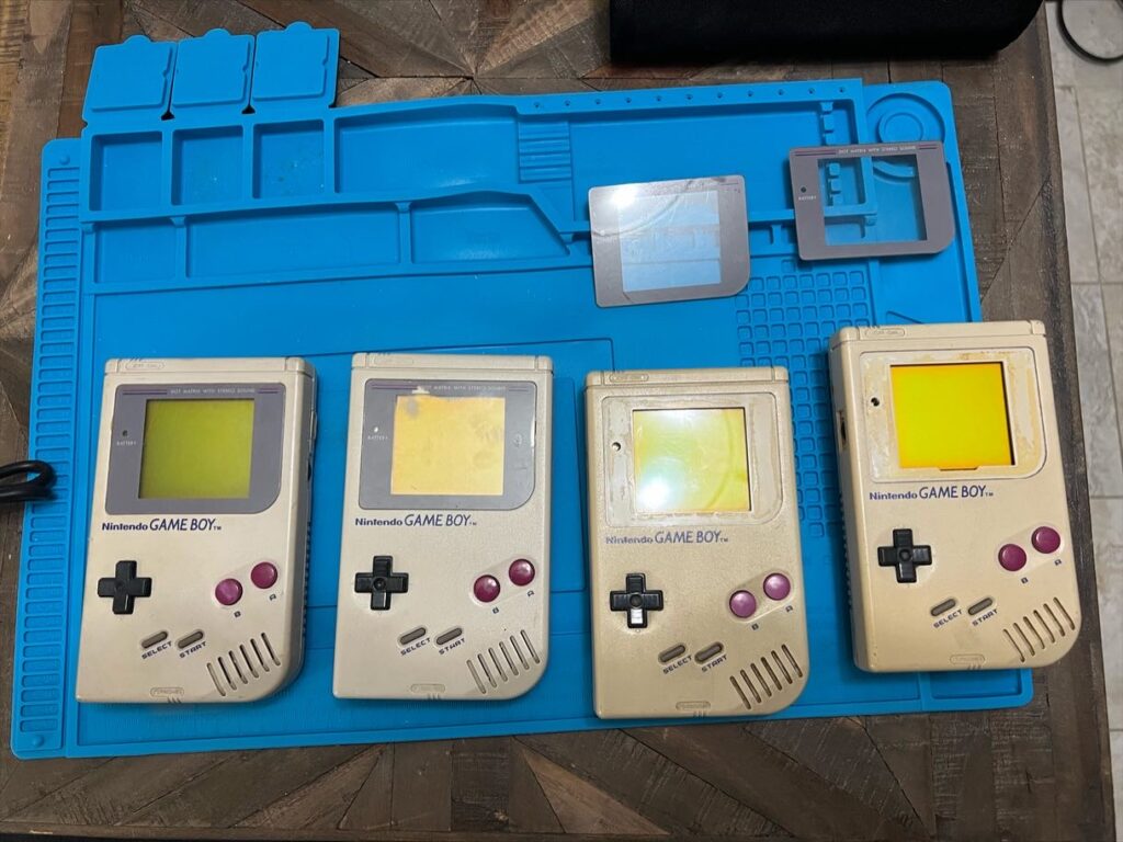 Four Game Boys  ready for salvage.